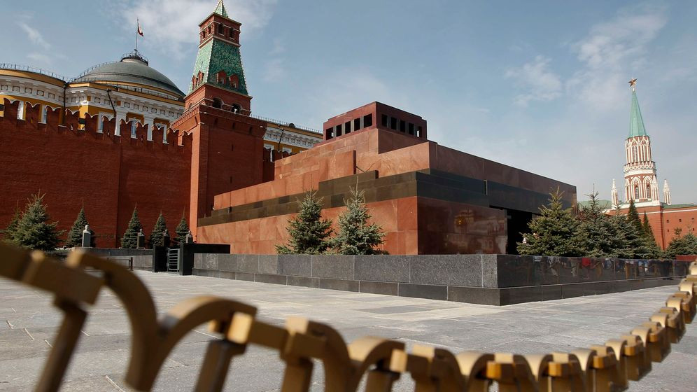 Un bărbat în stare de ebrietate a încercat să fure trupul îmbălsămat al lui Lenin