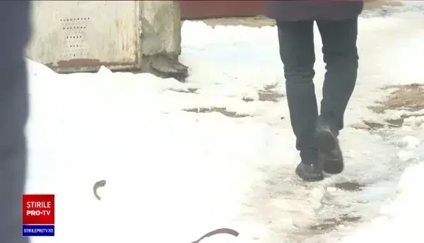 Elevul care și-a înjunghiat un coleg de liceu a fost reținut. Scandalul dintre cei doi a pornit de la o fată