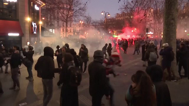 Proteste de amploare la Paris. 60.000 de oameni au ieșit din nou în stradă și au scandat împotriva planurilor președintelui