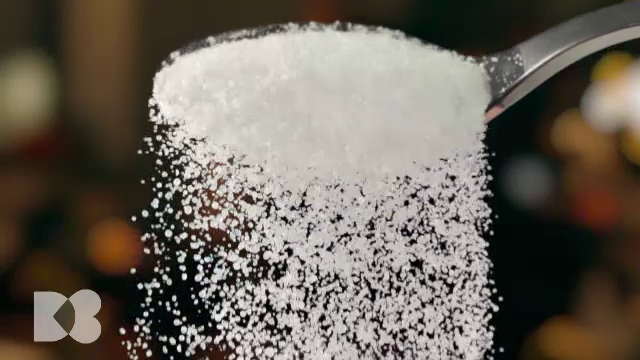 Legătura dintre sare și riscul unui accident vascular cerebral sau infarct. Explicațiile medicilor