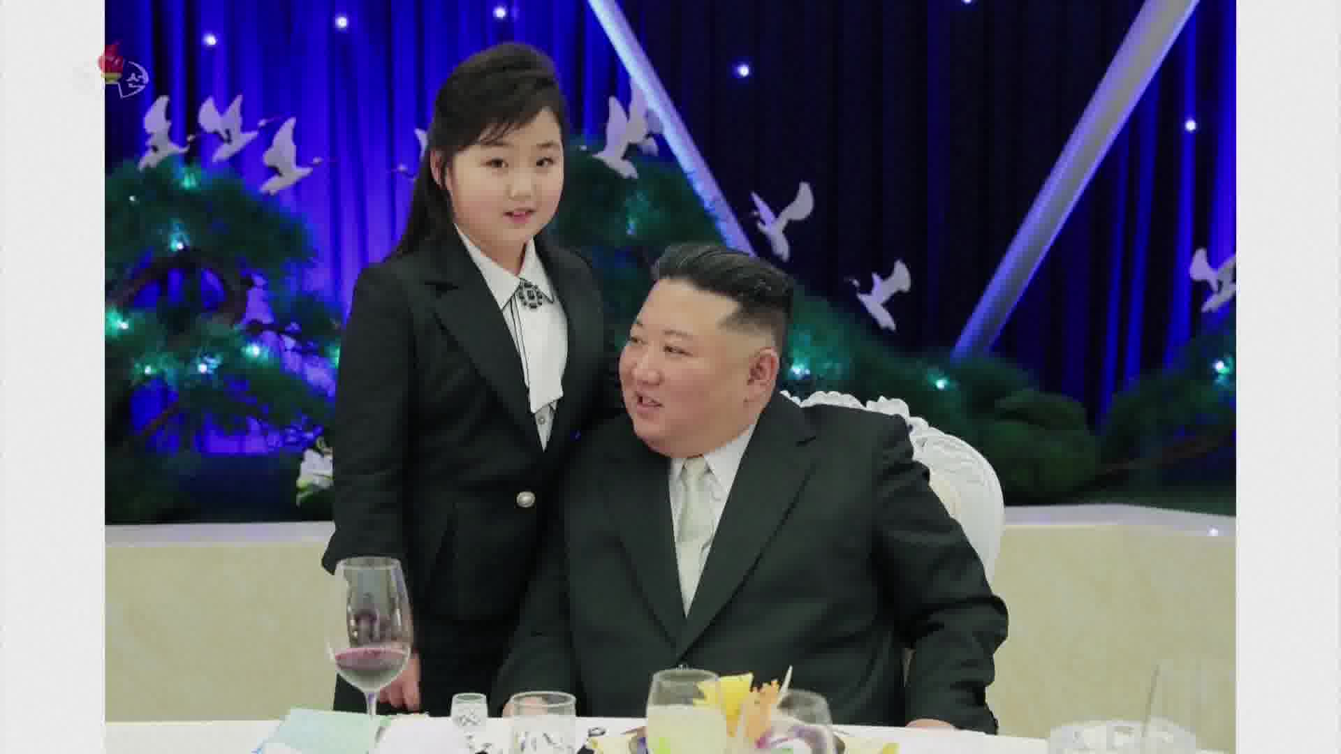 "Viața noastră este atât de grea, iar ea trăiește bine". Furie în Coreea de Nord din cauza fiicei lui Kim Jong-un