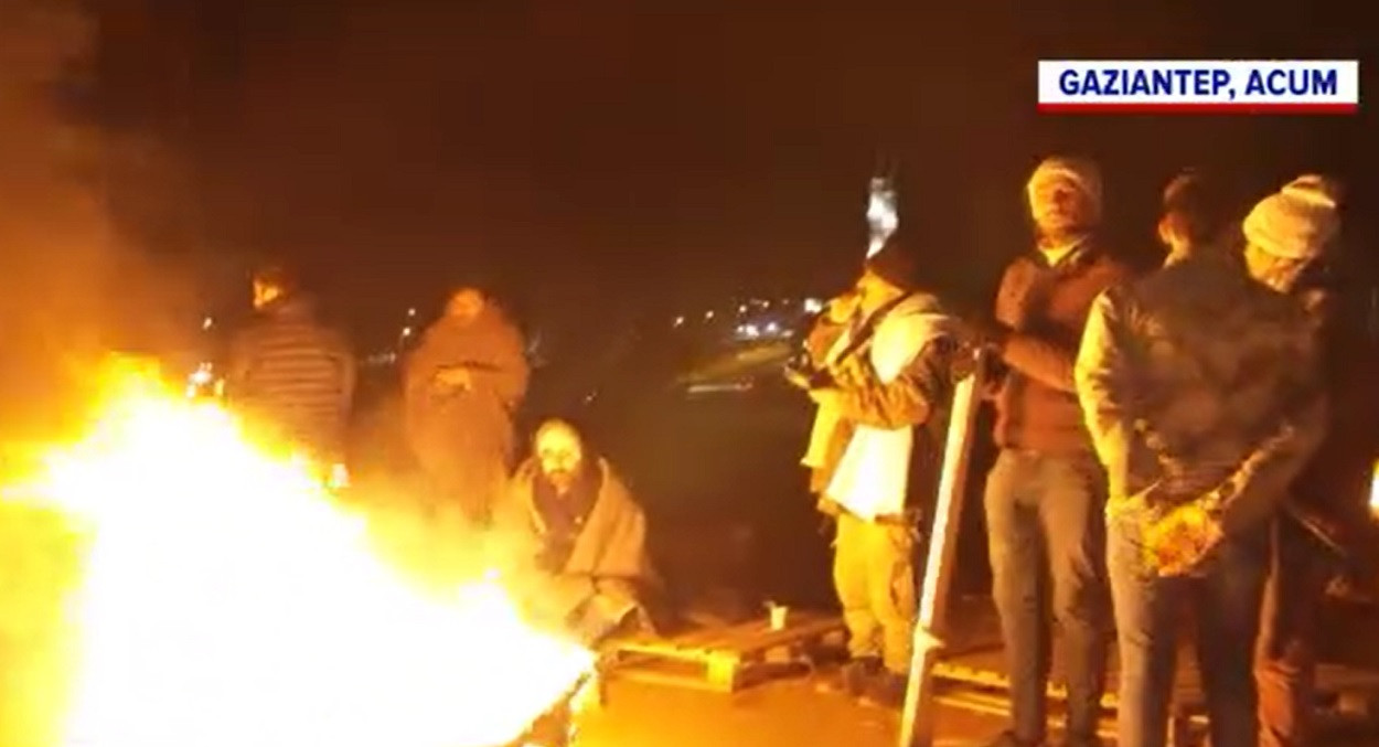 Locuitorii orașului Gaziantep dorm sub cerul liber, la -10°C, de teama unor noi cutremure. Ilknur Pintilie: E un ger cumplit