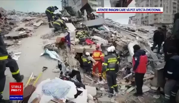 Salvatorii români trimiși în Turcia au început operațiunile în zonele grav afectate. Au scos de sub dărâmături trei persoane