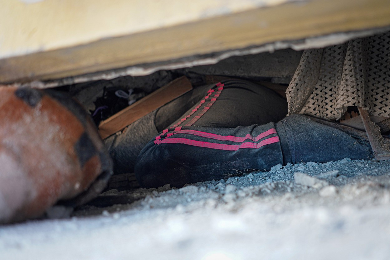 Povestea bărbatului care și-a pierdut toată familia în urma cutremurului. A stat îngropat lângă soția moartă timp de 2 zile