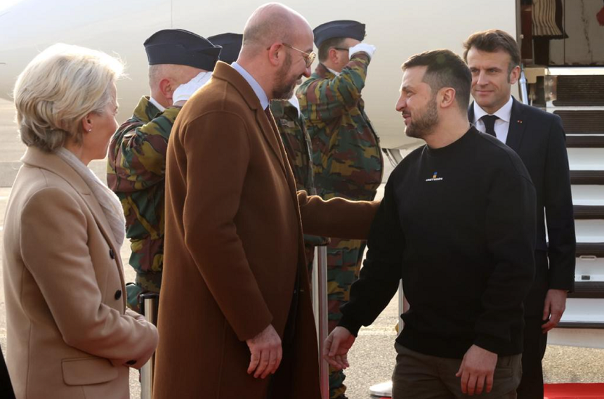 ”Bine aţi venit acasă, bine aţi venit în UE”, îl primeşte Michel pe Zelenski la summitul UE de la Bruxelles