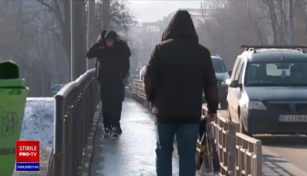 Oamenii fără adăpost, primele victime ale gerului. Mai multe persoane au ajuns la urgențe cu hipotermie