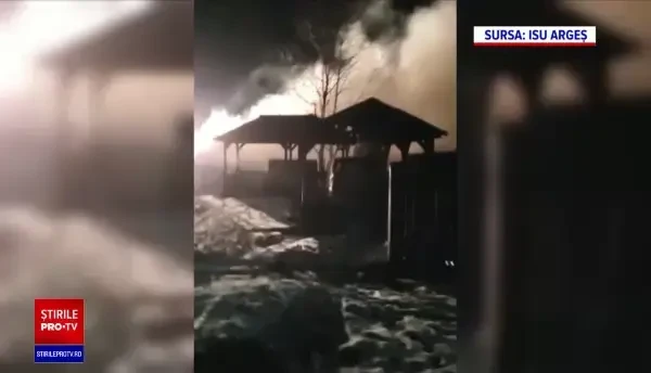 Gerul care persistă în România a dat de furcă pompierilor chemați să stingă un incendiu. Apa îngheța în furtunuri