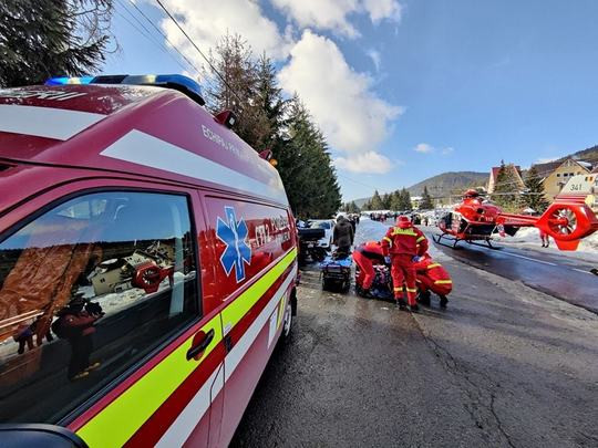 Tânără preluată de elicopterul SMURD după un accident cu ATV-ul, pe pârtia Vârtop-Arieşeni din Alba