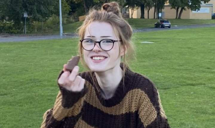 Fată de 16 ani, ucisă într-un parc. Polițiștii caută doi suspecți „cu părul creț”