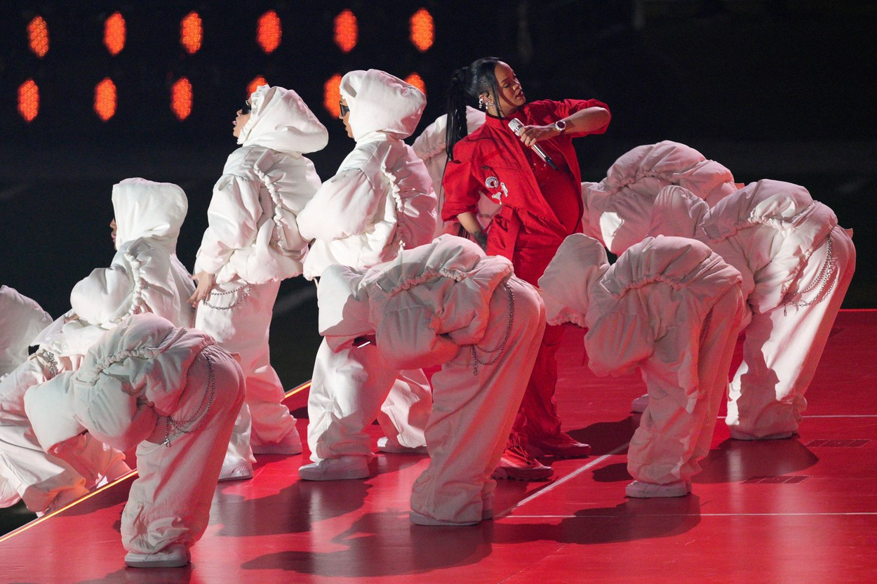 Rihanna este însărcinată. Cântăreața și iubitul ei așteaptă al doilea copil | GALERIE FOTO