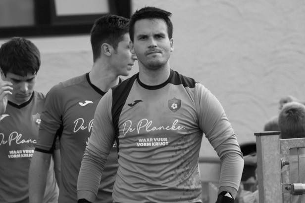 Un portar de 25 de ani a murit la scurt timp după ce a apărat un penalty