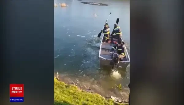 „Doamne, mor!”. Pompierii au povestit cu ochii în lacrimi cum i-au salvat pe băieții care se zbăteau în lacul înghețat
