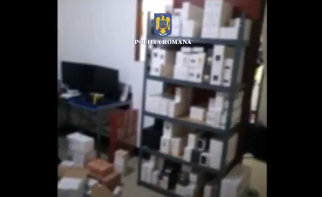 Parfumuri de contrabandă de 700.000 de lei, ridicate la nouă percheziții. Cadoul polițiștilor de Ziua Îndrăgostiților