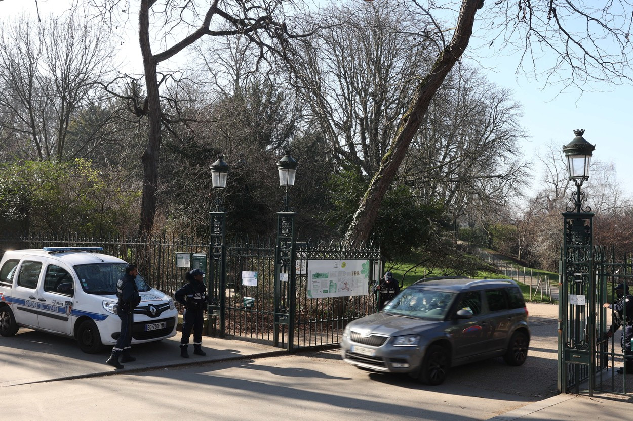 Capul și mai multe părți din corpul unei femei au fost găsite în pungi de plastic, într-un parc din Paris