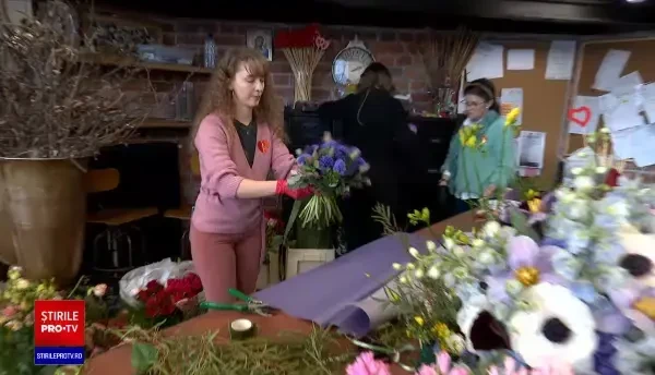 Un bărbat și-a cerut în căsătorie iubita printr-un mesaj purtat pe cer de un avion, de Valentine's Day