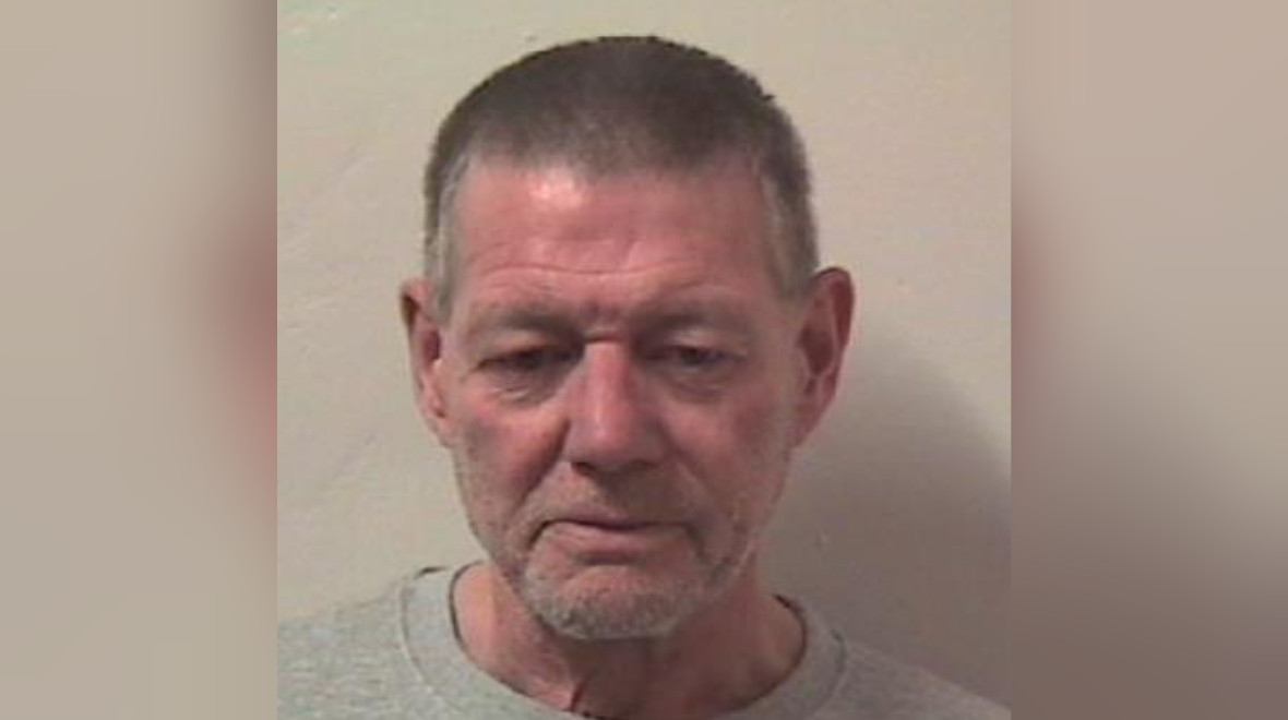 Condamnare pentru individul care și-a ucis soția cu 11 lovituri de ciocan. A legat-o și i-a crăpat capul în dormitor