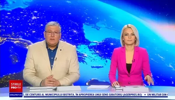 Spectacol la Grădina Zoologică din Rădăuți. O ursoaică s-a urcat în copac, spre amuzamentul vizitatorilor