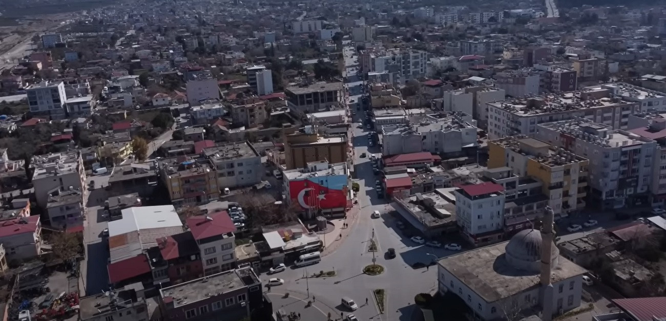 Orașul care nu s-a prăbușit. Cum a devenit Erzin un loc de refugiu în regiunea turcă Hatay, devastată de cutremure