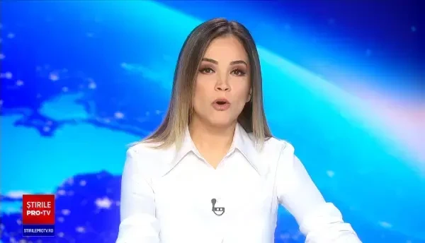 Momentul în care o femeie de 75 de ani este spulberată de o autoutilitară chiar pe trecerea de pietoni | VIDEO