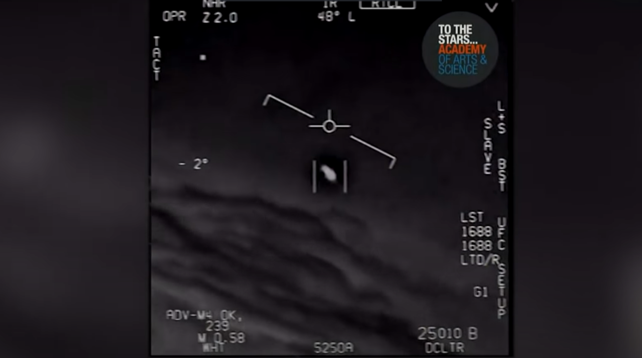 „OZN-uri sferice”, filmate în timp ce zboară alături de avioane militare americane | VIDEO