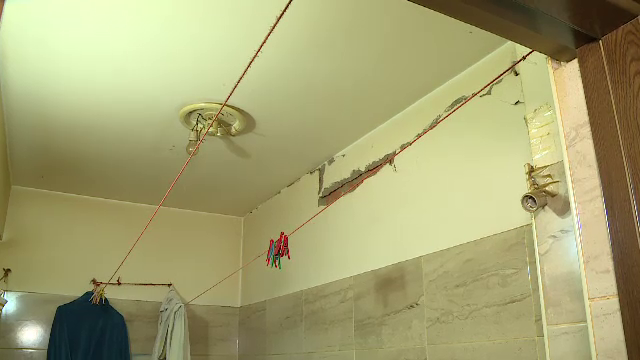 Terorizați de demolările cu explozibili pe terenul IMGB. Oamenii spun că li s-au fisurat pereții apartamentelor