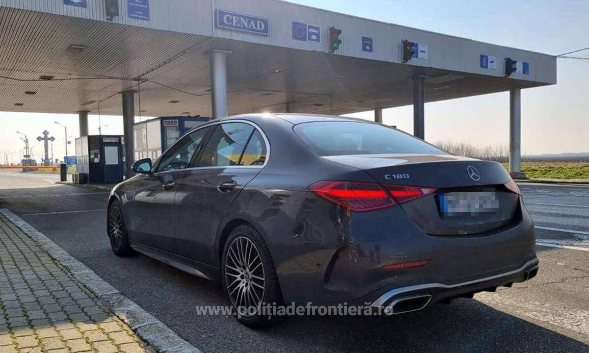 Ce a pățit un bulgar care a încercat să intre în România cu un Mercedes furat cu câteva ore în urmă din Germania. FOTO