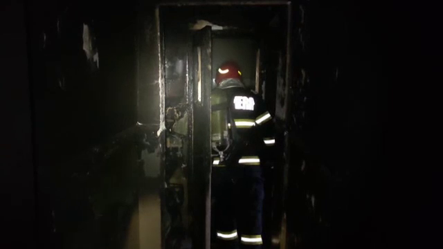 Un incendiu a izbucnit într-un bloc, după ce un bărbat a încercat să folosească butelia. Ce le-a povestit polițiștilor