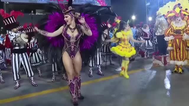 Brazilia este în sărbătoare. 14 școli de samba defilează anul acesta