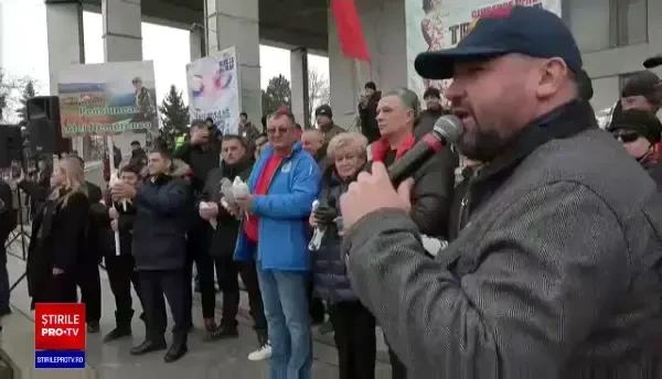 ”Marele” miting al pro-rușilor de la Chişinău s-a încheiat după doar o oră şi jumătate, cu lansarea unor porumbei