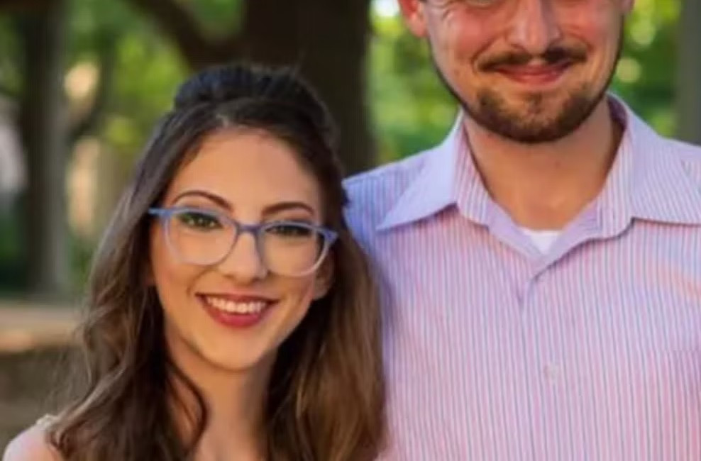 O tânără mamă a fost împușcată în parcarea unui supermarket, în fața copiilor ei mici, după ce s-a certat cu o femeie