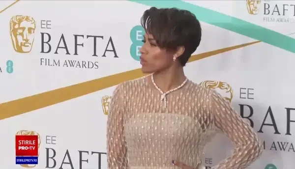 Ținute elegante și culori strălucitoare pe covorul roșu de la gala BAFTA 2023 | GALERIE FOTO