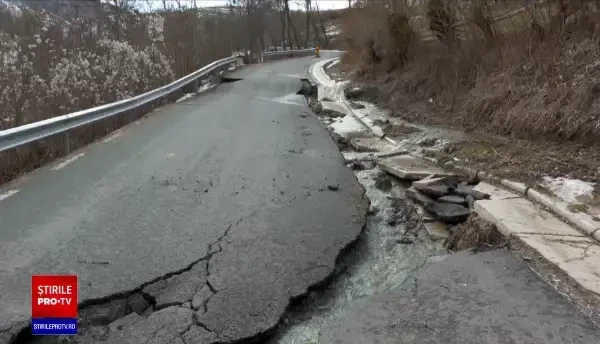Inundațiile au făcut prăpăd în Maramureș. Tânăr găsit mort în ablia râului Vișeu. „Așa dezastru nu s-a mai pomenit”