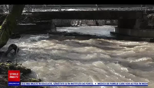 Sfârşit tragic pentru un bărbat de 45 de ani din Mureş. S-ar fi aruncat în râul Niraj și a murit înecat