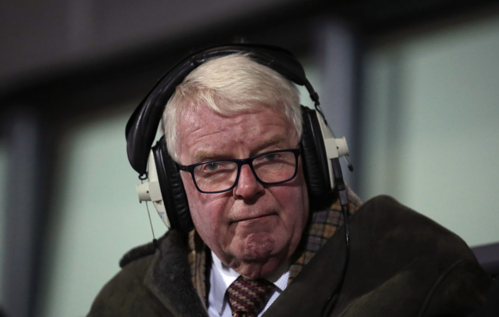 A murit John Motson. Legendarul comentator a acoperit 10 Cupe Mondiale și 10 Campionate Europene de fotbal