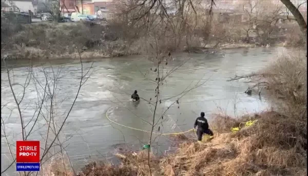 Căutări contra cronometru în Cluj. O femeie căzută în râul Someș este de negăsit