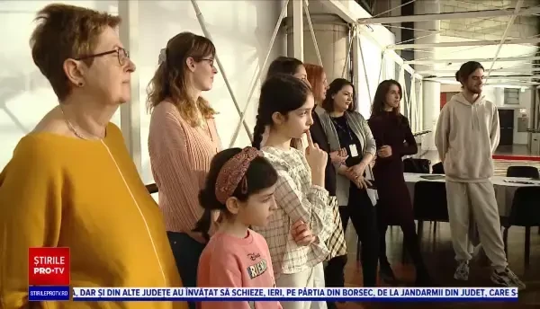 Parfumul Dragostei, adus în mijlocul clujenilor. Cum au devenit mai mulți tineri parfumieri pentru o zi