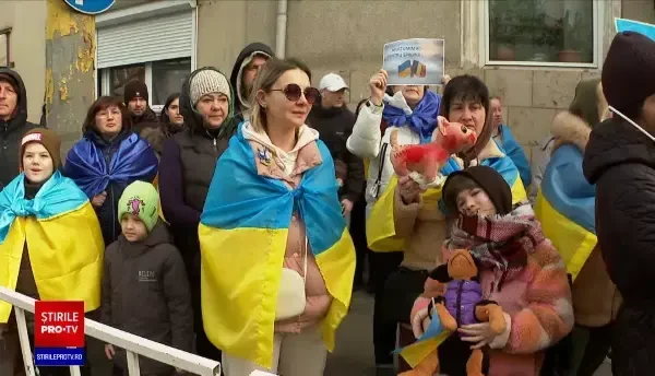 O mie de ucraineni au manifestat la Constanța. Refugiată: “Am trecut prin toate chinurile Iadului”. Cum au mulțumit României