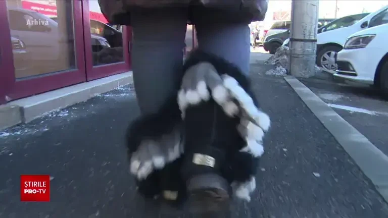 Ipostazele în care a fost surprins preotul șantajat din Argeș și amanta sa. Pozele, făcute la ordinul preotesei