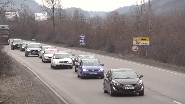 Șoferii vor fi obligaţi să folosească în timpul zilei luminile de întâlnire pe toate drumurile publice