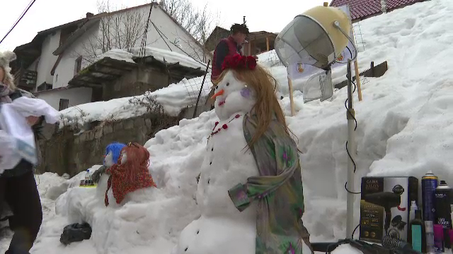 Concurs de oameni de zăpadă în stațiunea Straja. Un salon de coafură a fost cea mai complexă creație a competiției