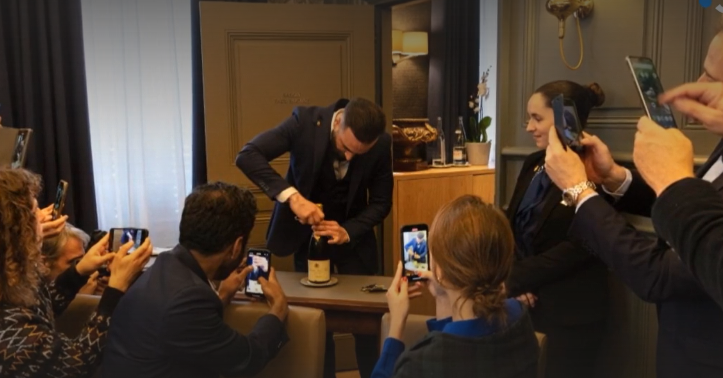 Cea mai veche casă de șampanie din lume a deschis o sticlă de acum un secol. Ce gust are licoarea descoperită din întâmplare