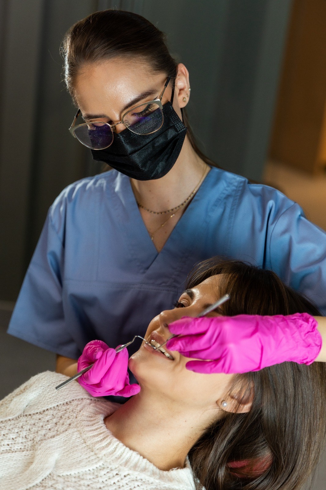 (P) Prevenție și curățare dentară detaliată. Un SPA dentar fără durere și fără frică de dentist