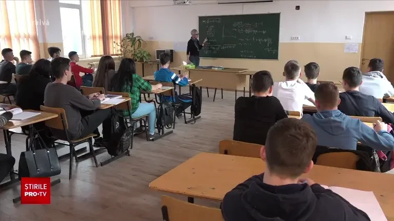 Cum s-ar putea schimba modul în care sunt examinaţi elevii la final de ciclu şcolar. Propunerile din legile educației