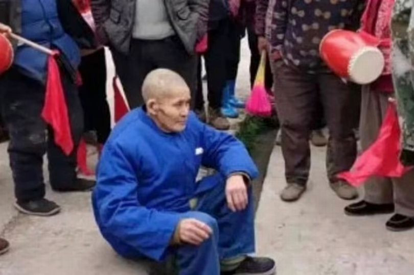 Rudele credeau că a murit în accident și l-au incinerat. După nouă ani, l-au găsit pe bărbat pe stradă