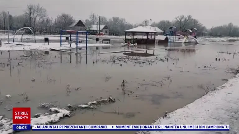 Noapte albă pentru salvatorii din județul Timiș. Mai multe gospodării și drumuri au fost înghițite de inundații