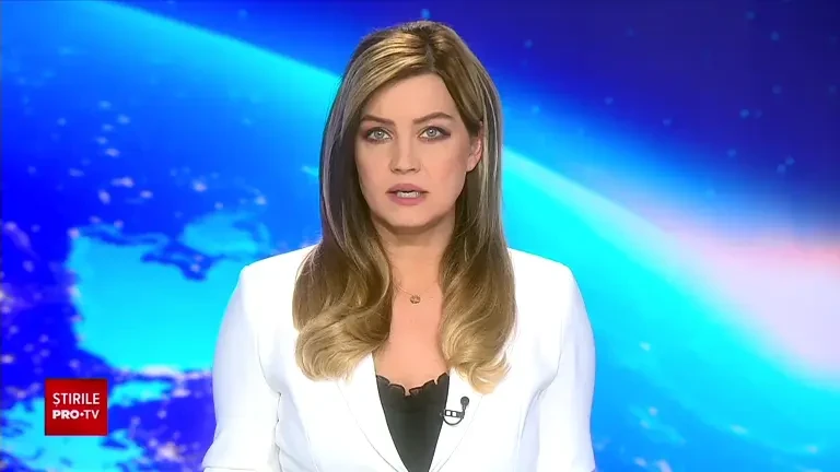 O dubă plină cu butelii a intrat în peretele unei case, a lovit o țeavă cu gaze și a luat foc, în Satu Mare