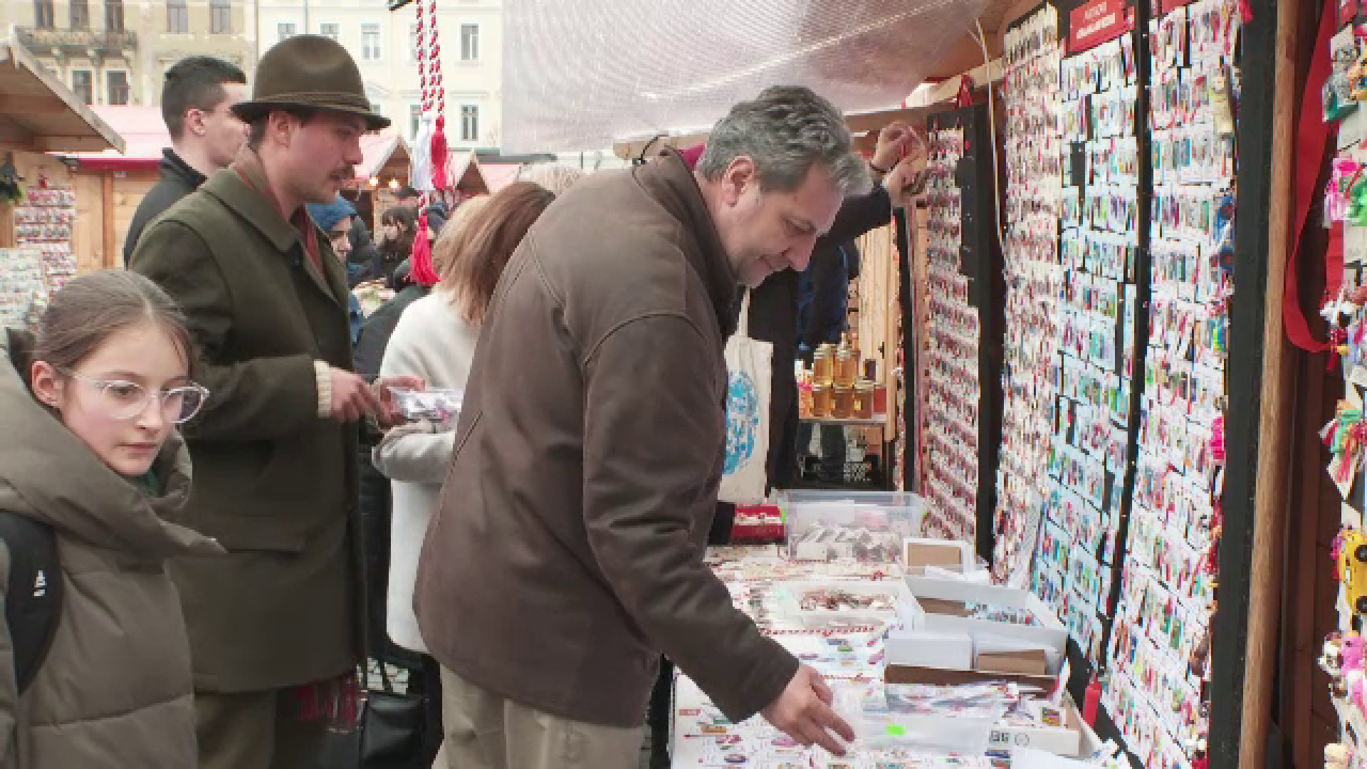 La Cluj-Napoca au apărut și mărțișoare pentru pisici. Ce prețuri are simbolul primăverii