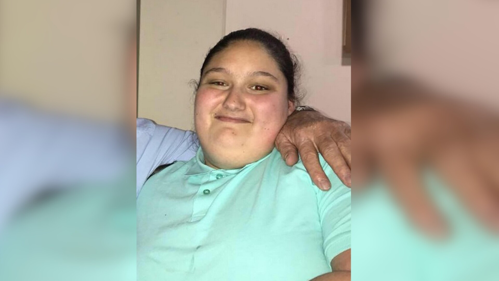 Adolescentă de aproape 150 de kg, lăsată de părinți să moară în mizerie. Mama și tatăl ei, condamnați la închisoare