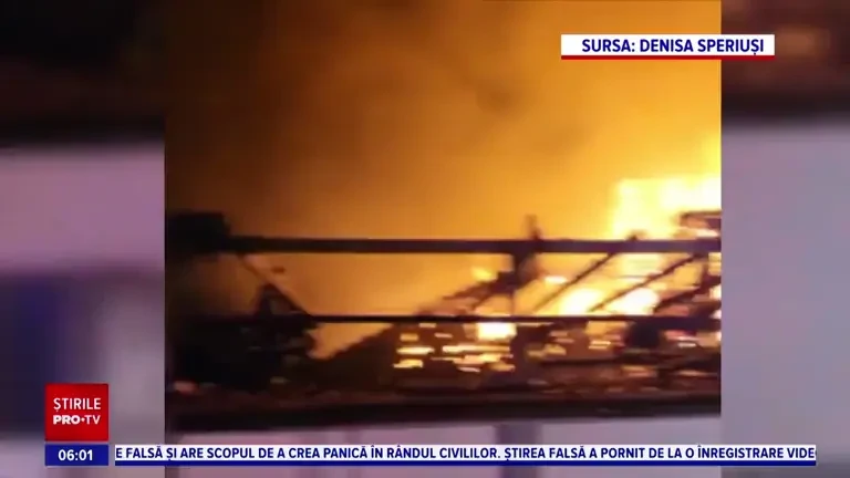 Casă mistuită de flăcări, într-o localitate din Constanța. De la ce a pornit focul