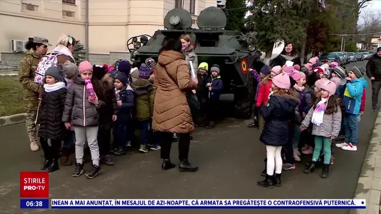 Copiii din Iași au aflat secretele vieții de militar. ”Și când vrei să împuști pe cineva?”